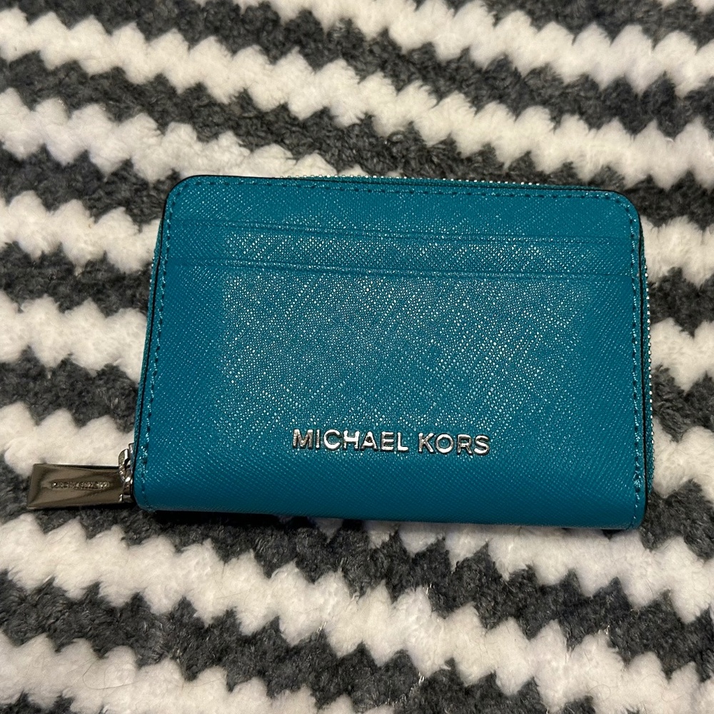 Michael Kors zip wallet